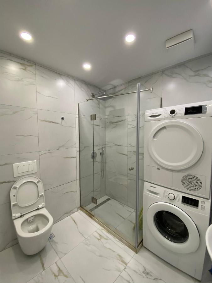 Komatas Modern Apartments In Bllok Area Tirana Exterior photo